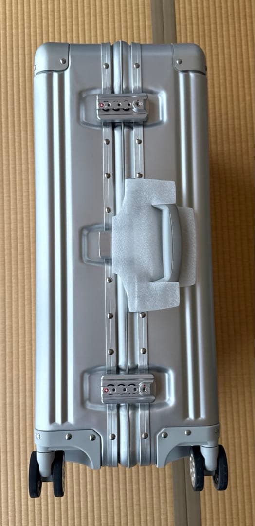 【美品/新品未使用】【非売品】メルセデスベンツ　アルミスーツケース