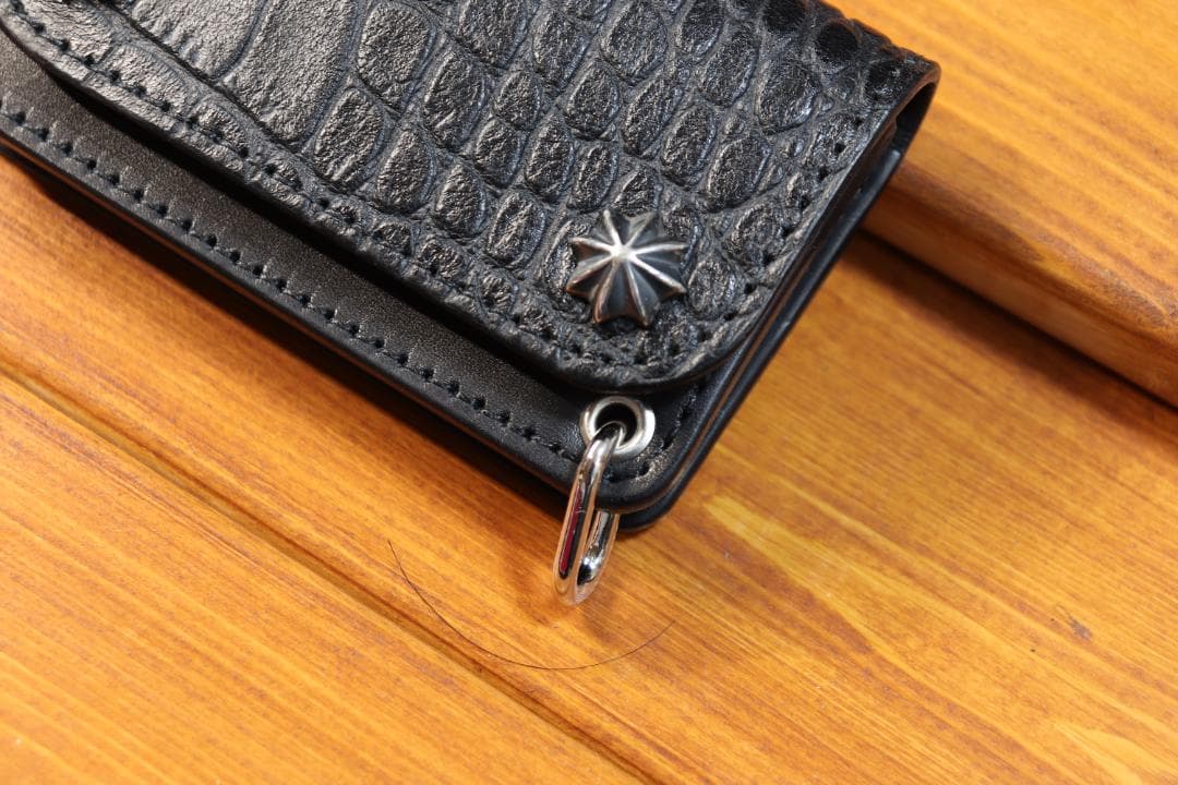 型押しクロコミニトラッカーウォレット　シルバー925アポロ コンチョ付き