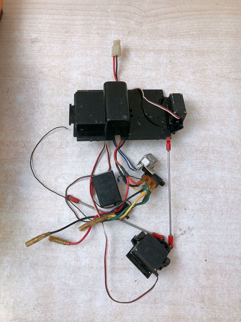 i*7様 【ジャンク】ラジコン SUPER GRIPPER ボディ タイヤ パー