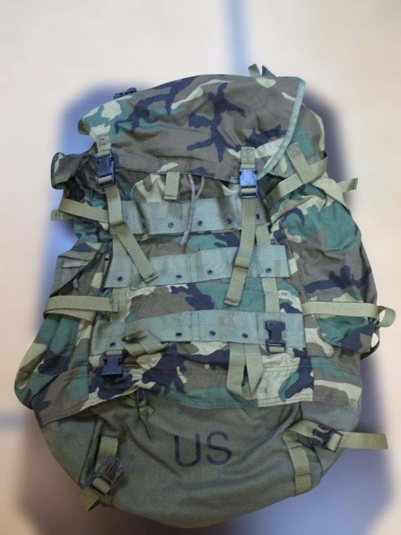 訳アリ品　未使用　米軍放出品　CFP-90　インターナルフレームバックパック