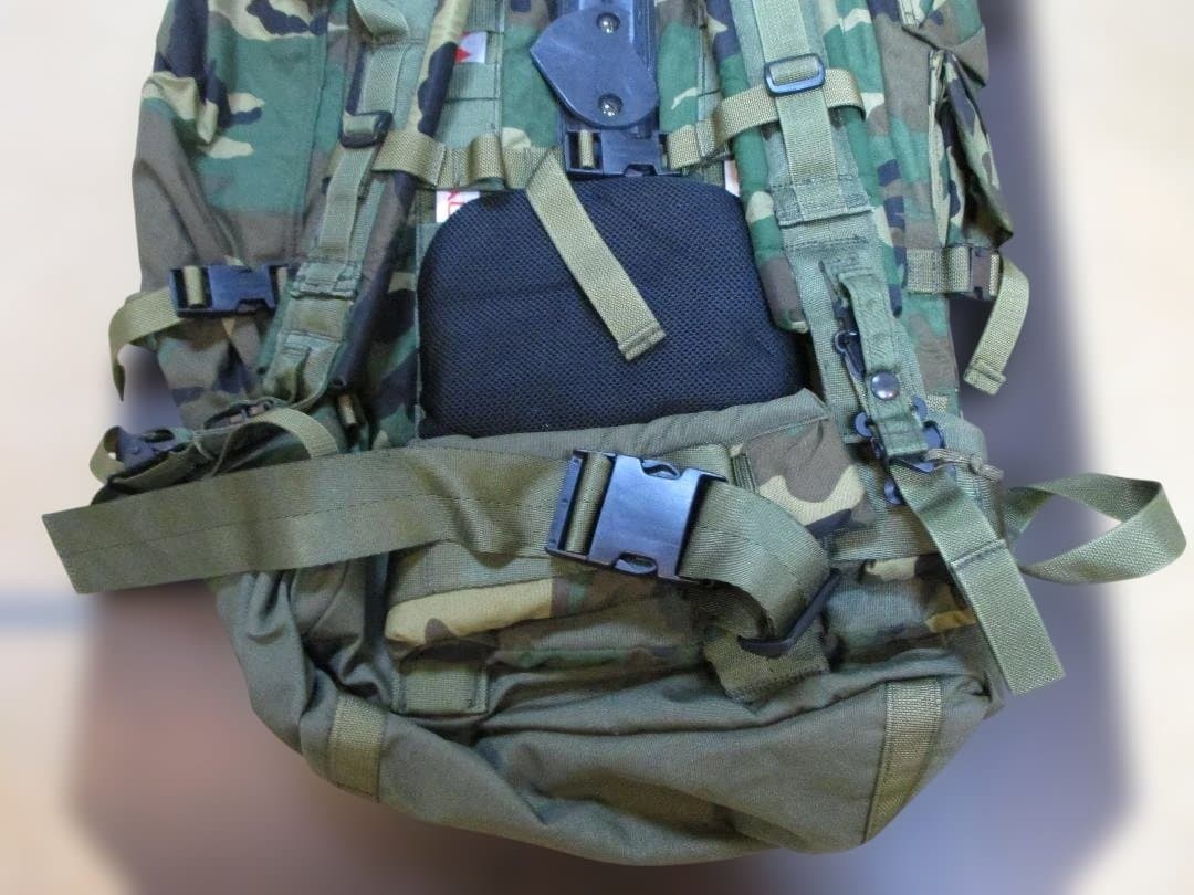 訳アリ品　未使用　米軍放出品　CFP-90　インターナルフレームバックパック