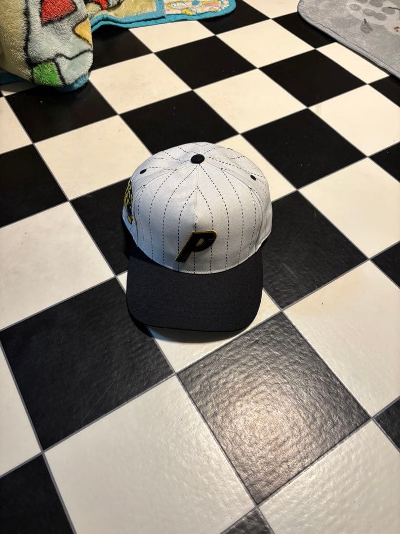 palace 大阪店限定！阪神タイガースコラボキャップ❗️