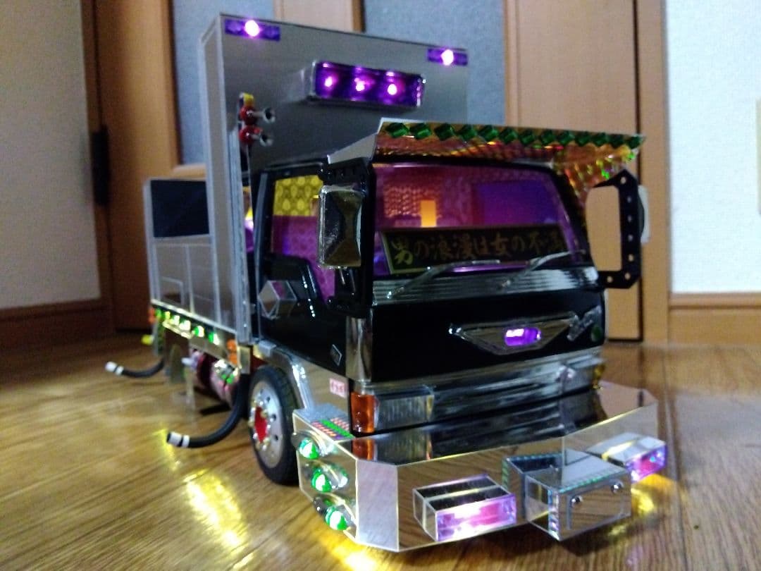 （本日取り下げます）ムネトラ模型　カクキャンター　２トン平ボディー