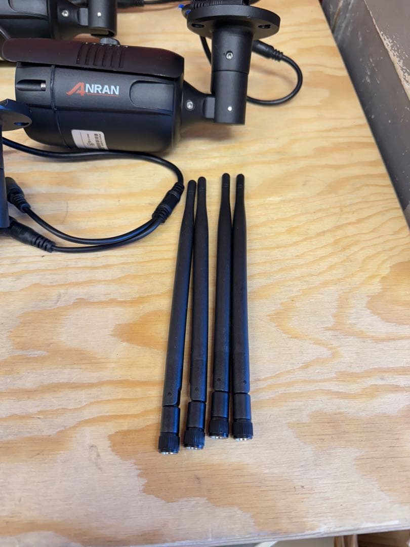 ANRAN 防犯カメラ　監視カメラ　レコーダー付き　カメラ4台セット