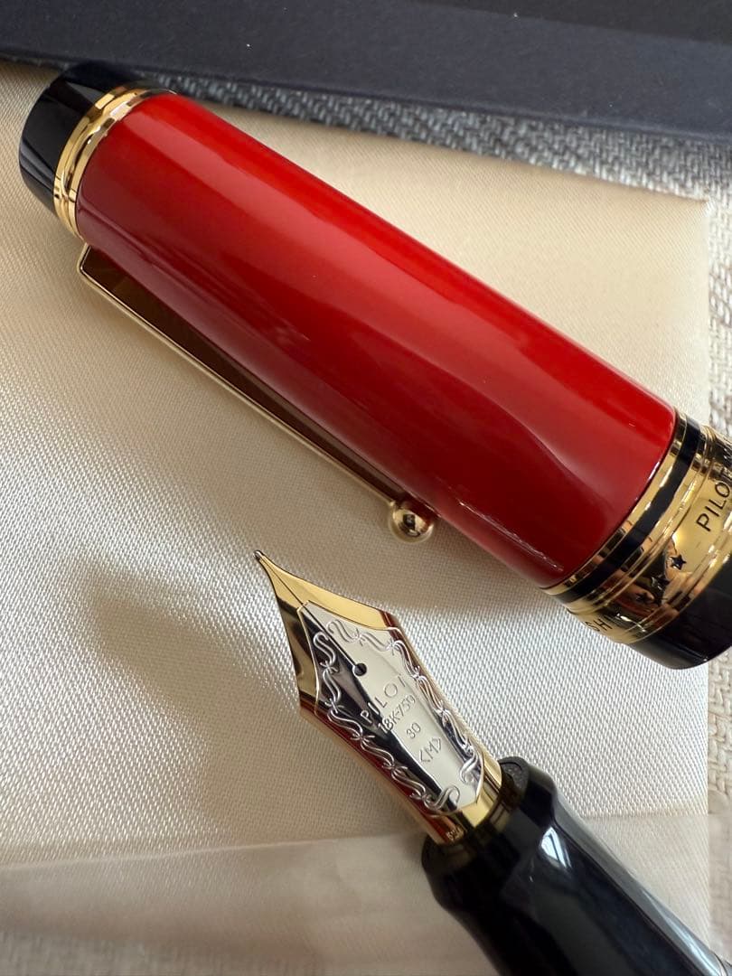 パイロット万年筆、漆、カスタム朱、30サイズペン先 万年筆 ペン先はM