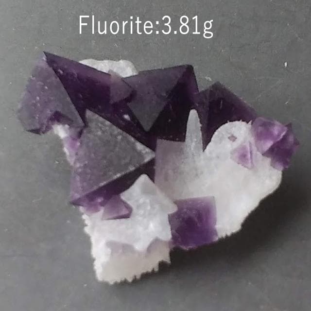 3.81g　砂糖菓子フローライト　母岩付き　鉱物標本　フローライト
