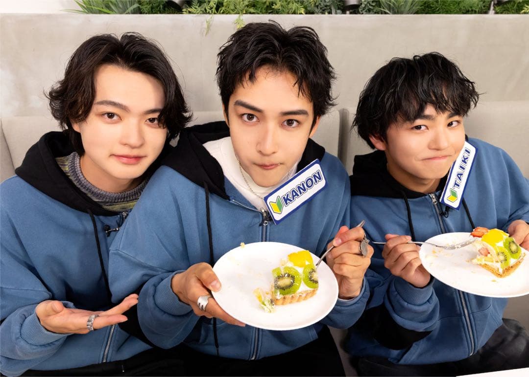 BMSG ツートンジップパーカー