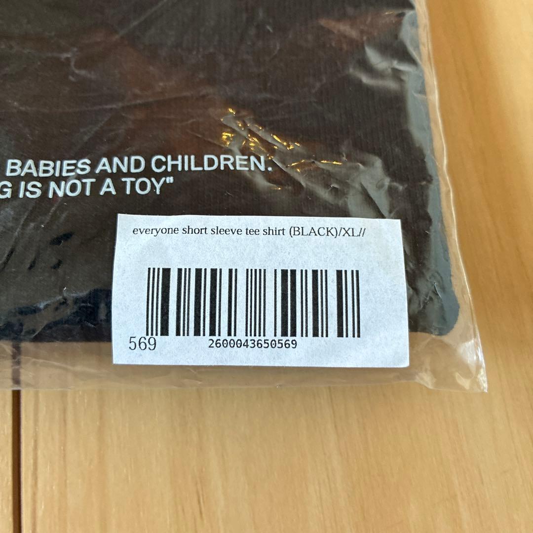 **す様 everyone j.30000 logo s/s tee