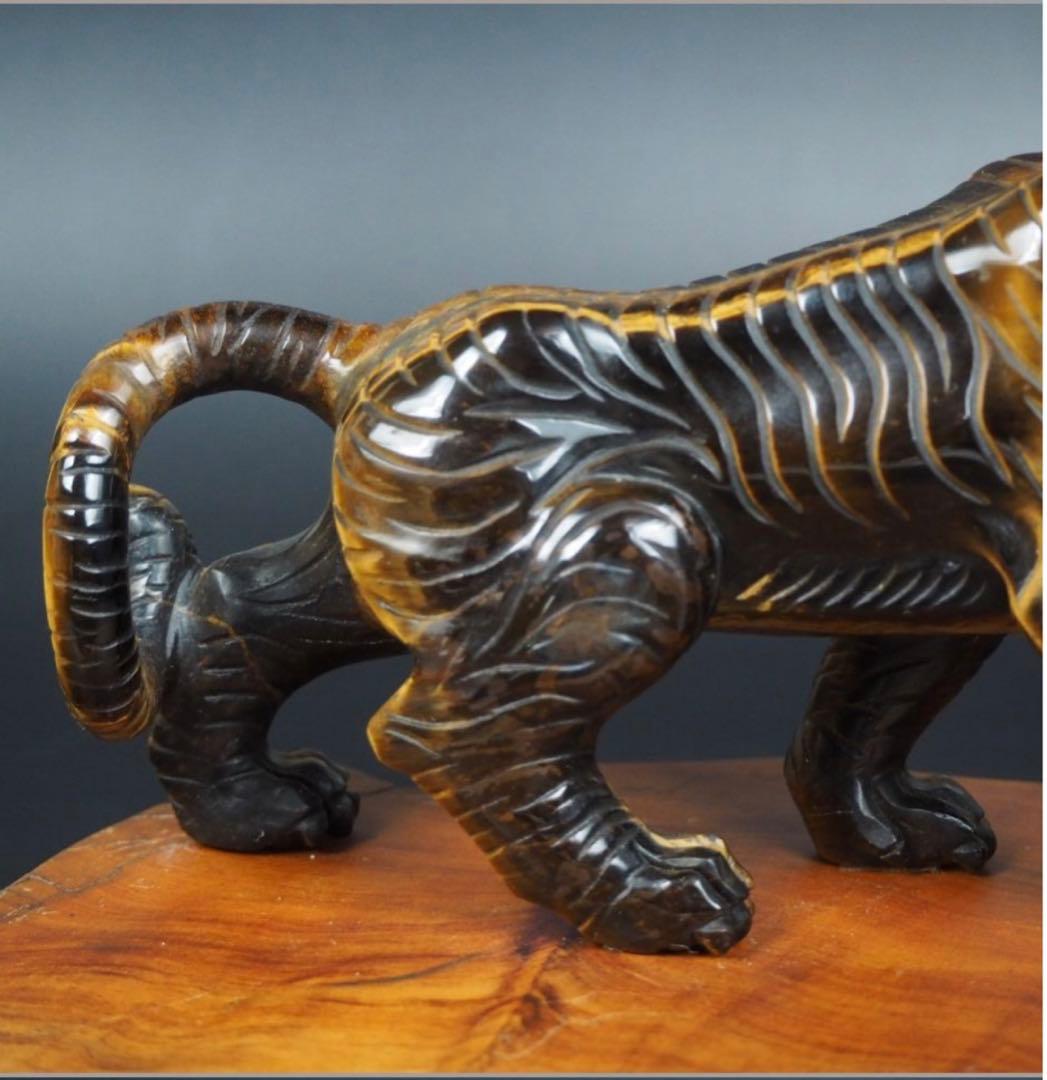 送料無料　リアルな虎目石（タイガーズアイ）彫刻　虎置物　★大珍品★