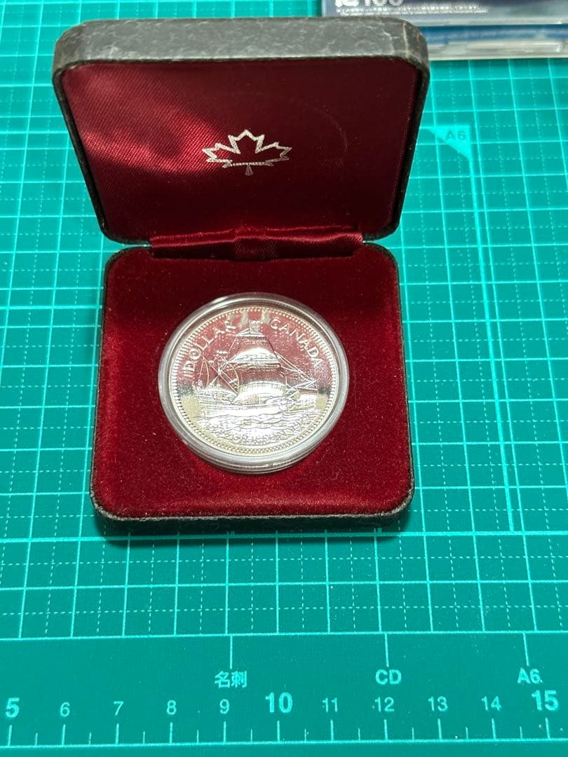 世界の銀貨　ケース入り　まとめ売り