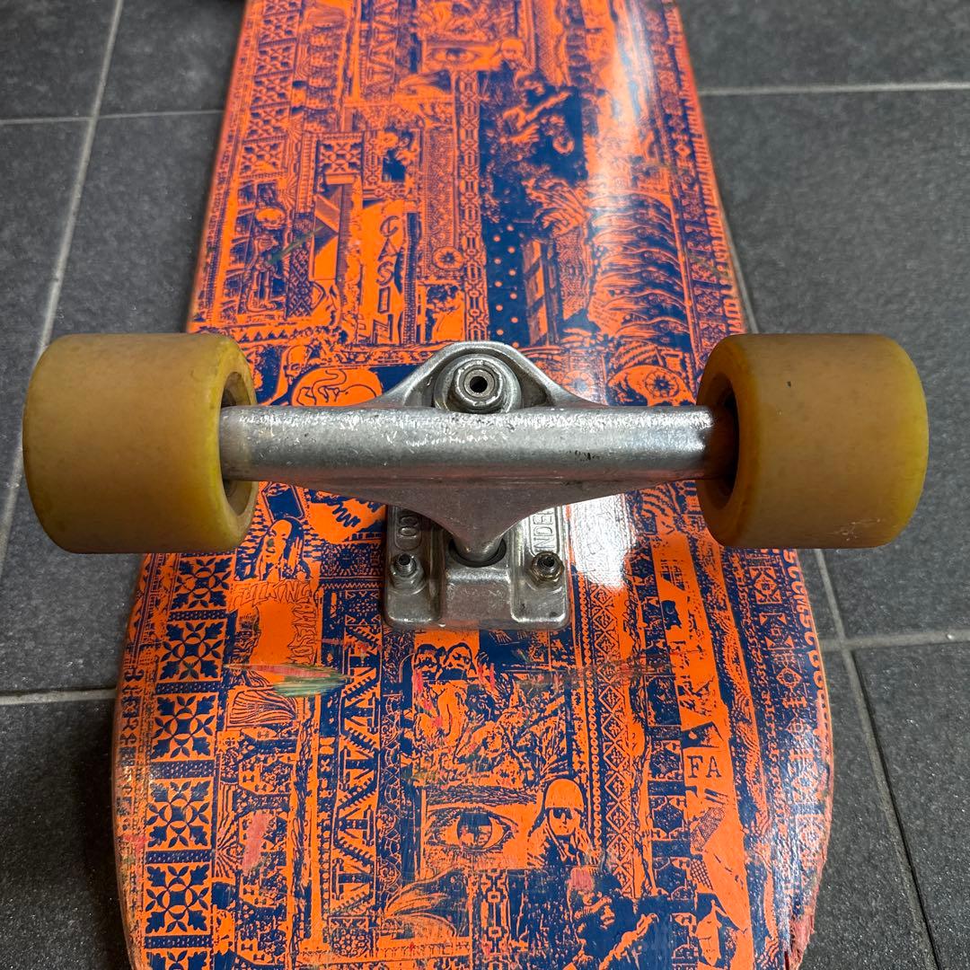 Fucking Awesomeスケートボードデッキ