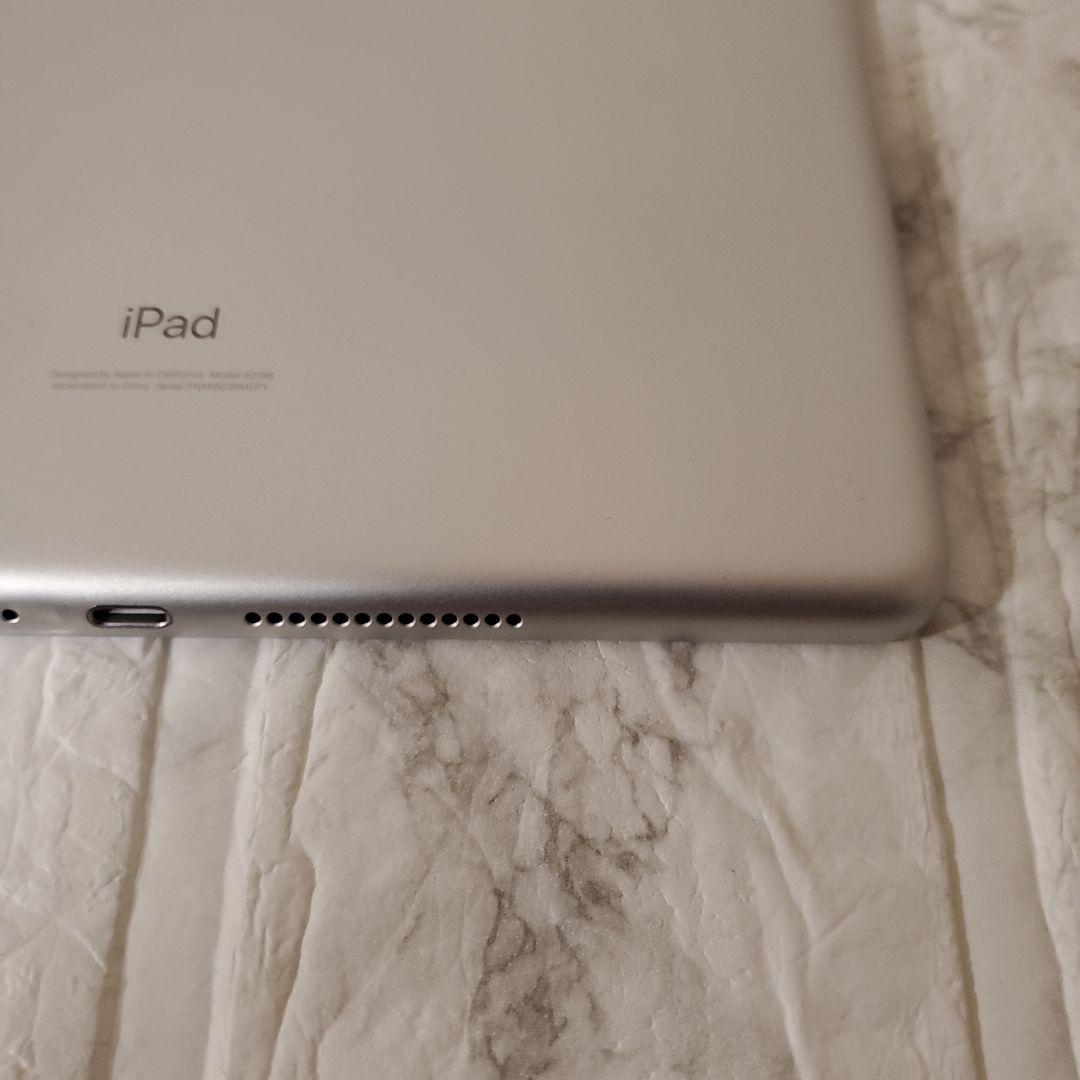 213 iPad 7世代 128GB SIMフリー シルバー