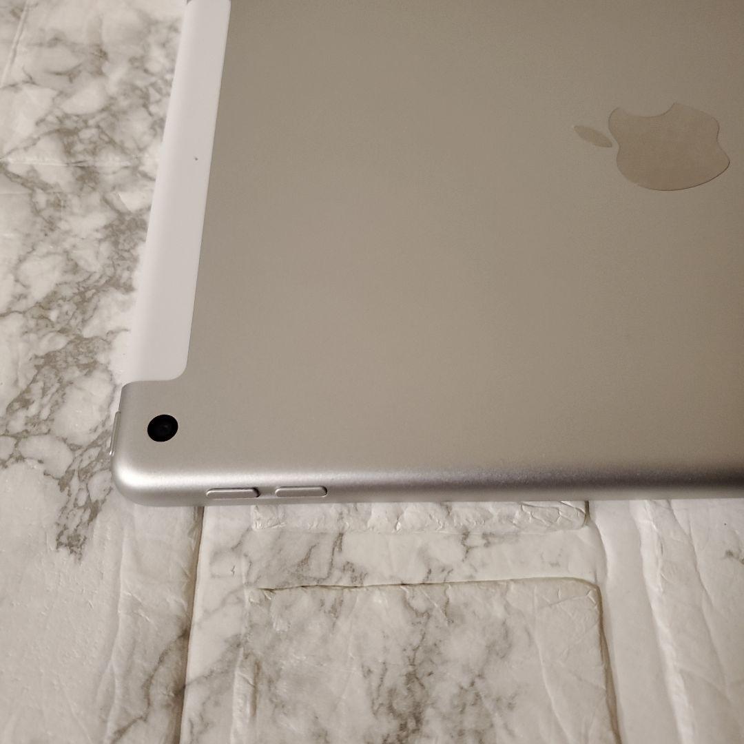 213 iPad 7世代 128GB SIMフリー シルバー
