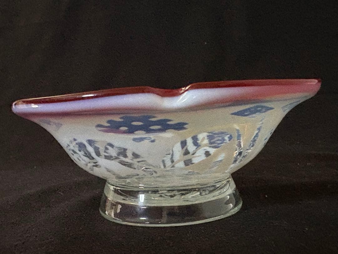 大正ガラス　和ガラス　菖蒲に蝶透かしウランガラス 桃色乳白氷コップ 12cm