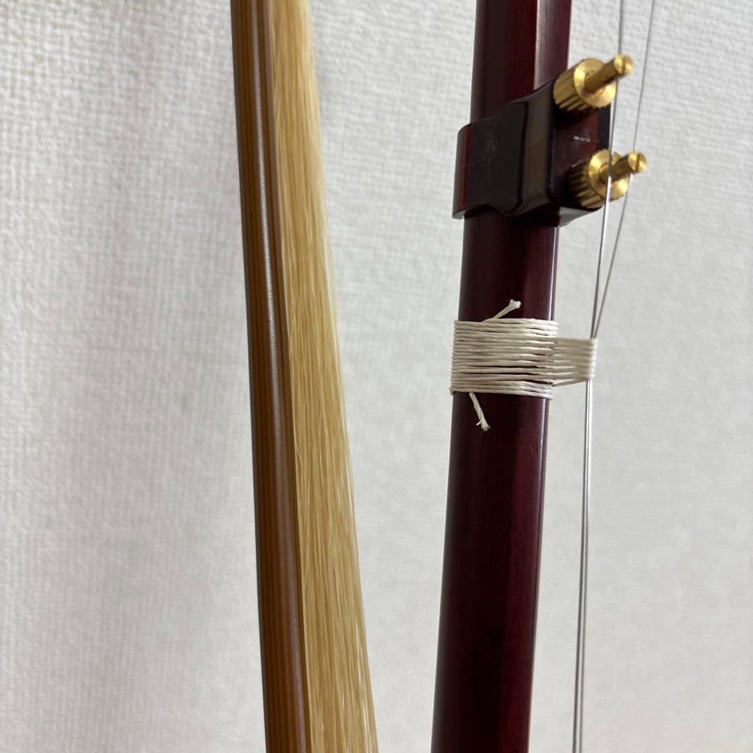 二胡紫檀　極上の高音！音色　ケース ナイロン製 パッド入り金色アジャスター付き