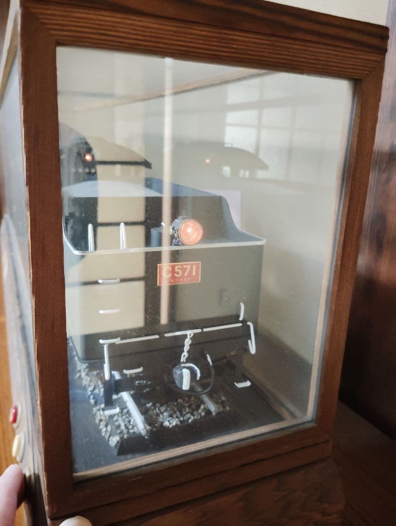 蒸気機関車模型 C571/C57ガラスケース付き