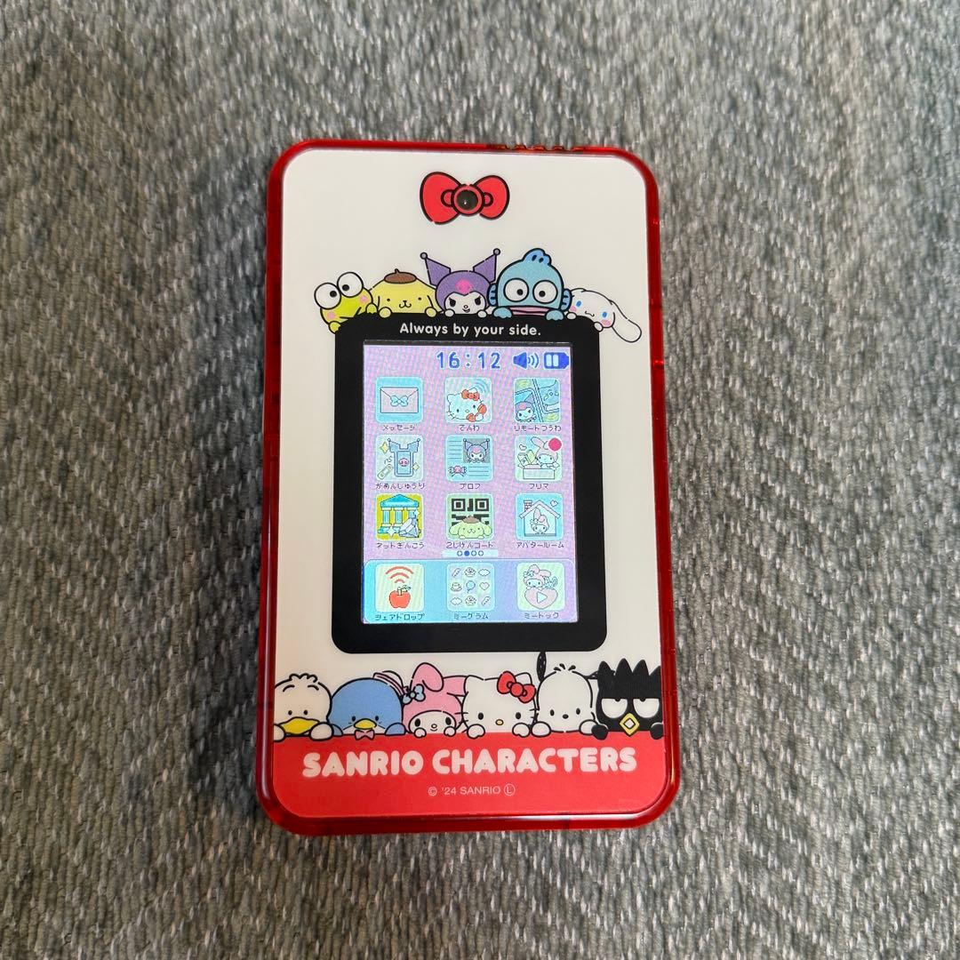 meスマホ+ サンリオキャラクターズ　付属品付き
