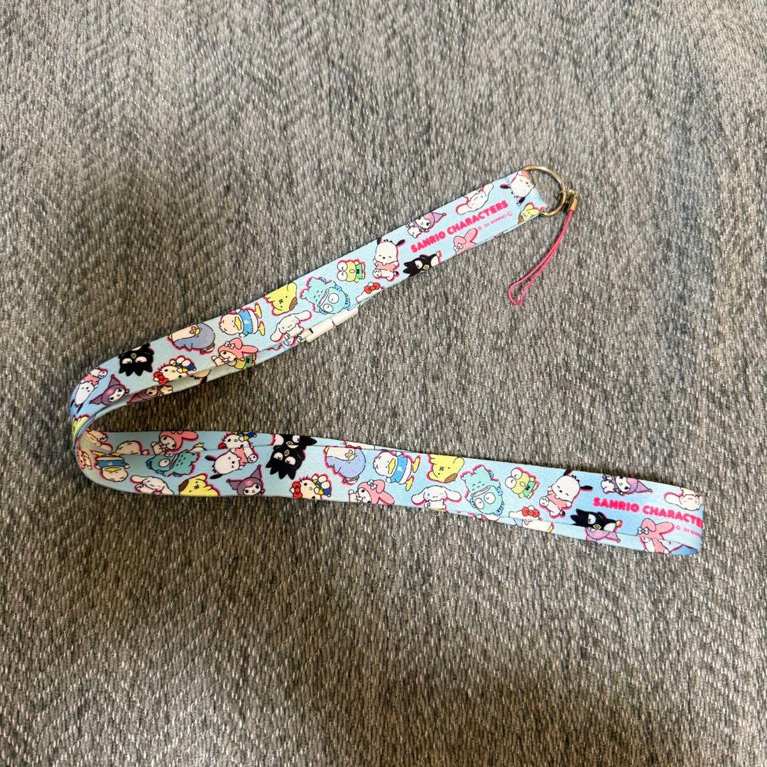 meスマホ+ サンリオキャラクターズ　付属品付き