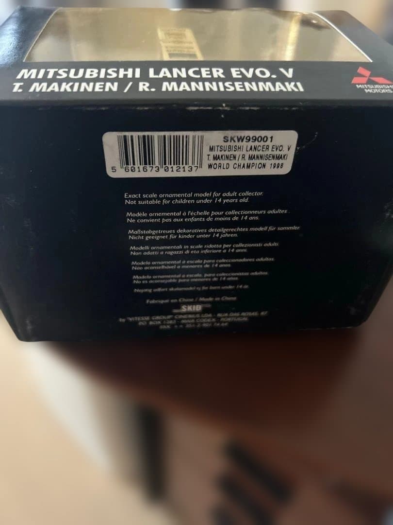 Mitsubishi Lancer EVO V ミニカー 特別版