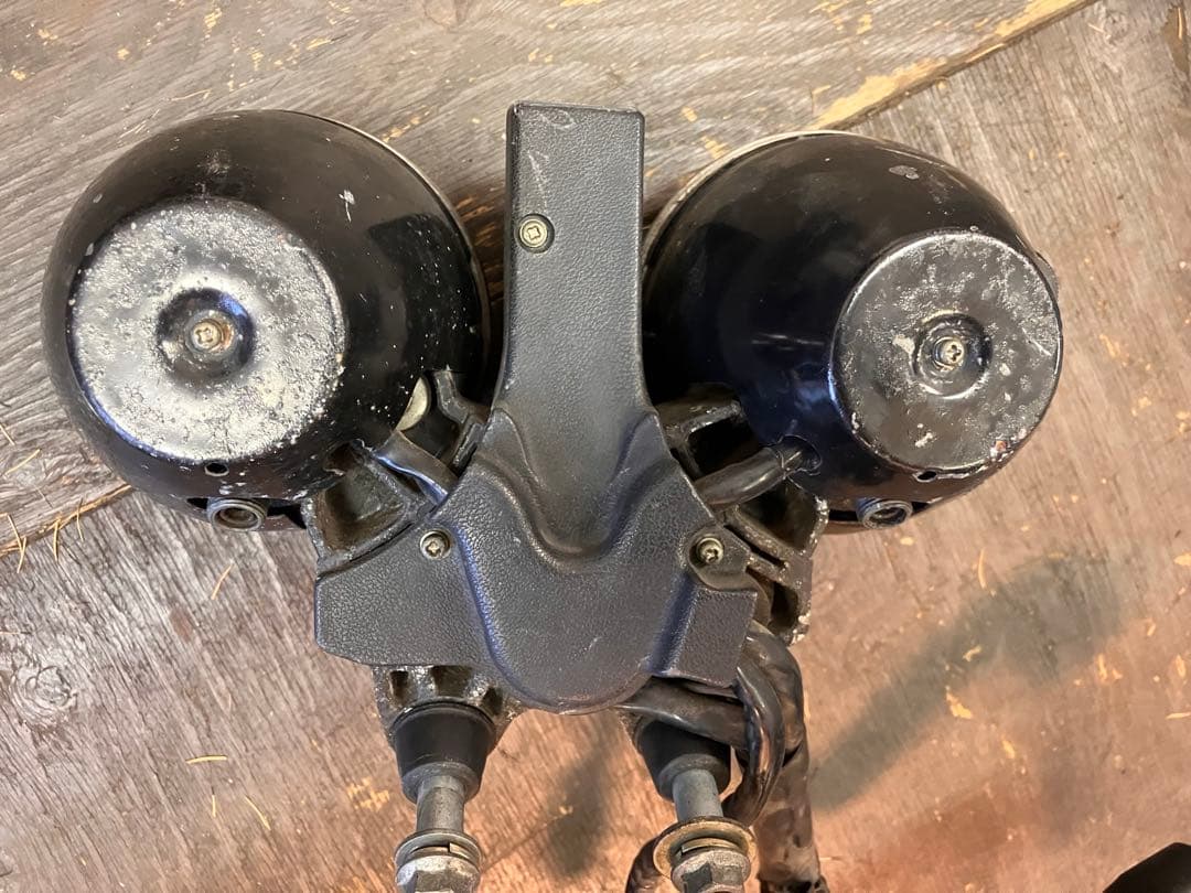 KAWASAKI カワサキ Z650 メーターだと思います。