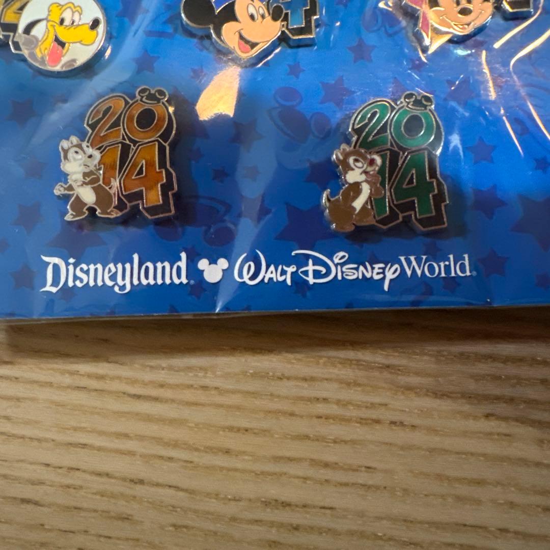 ディズニーピンバッジ 2014年 8個セット