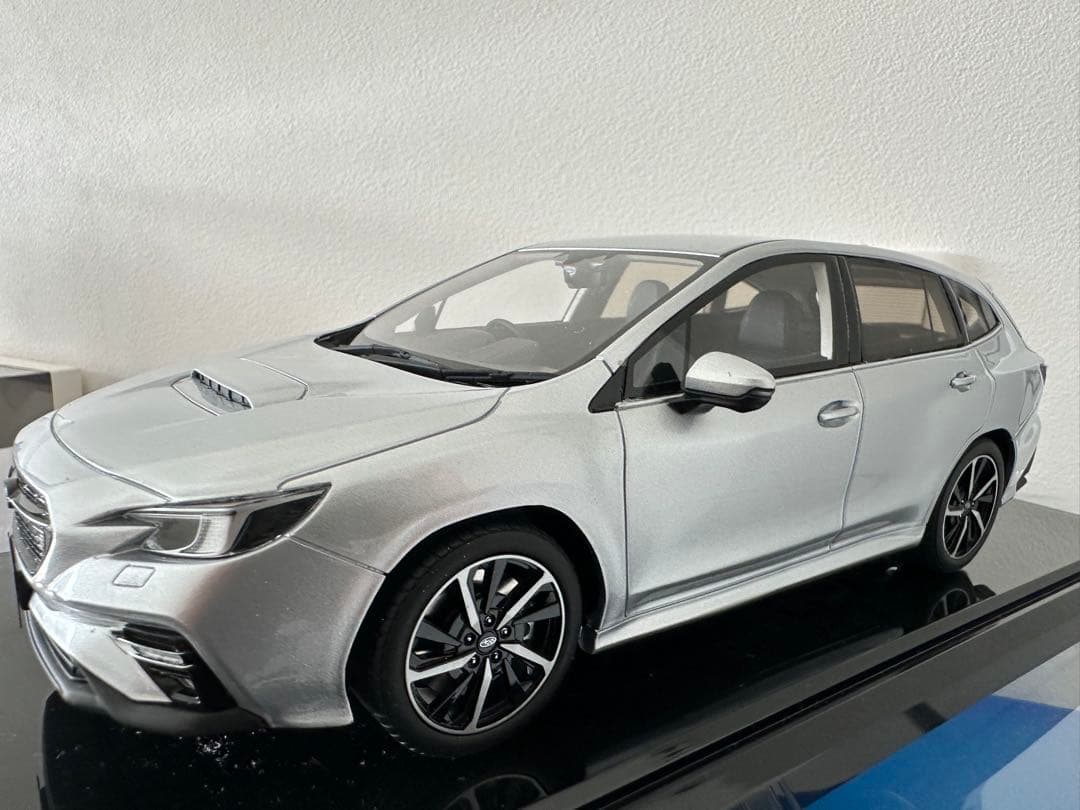 京商SAMURAIシルバー LEVORG ミニカー1/18値下げしました