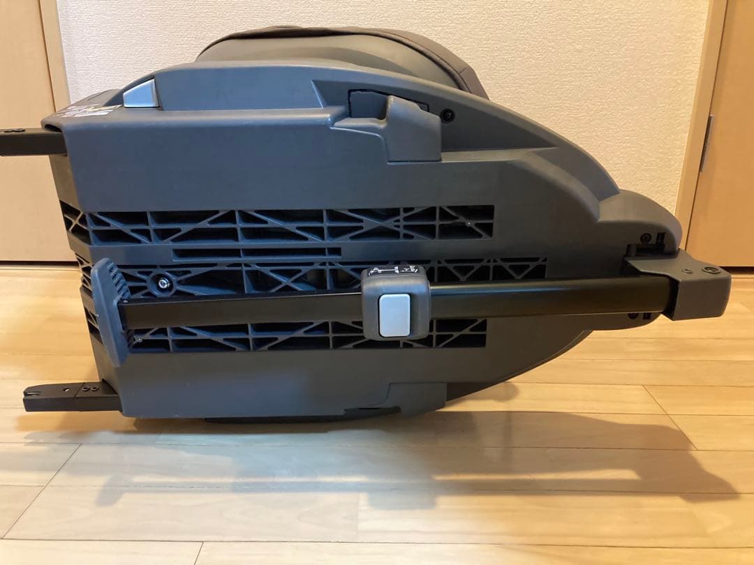 【良品】 Combi コンビ ZB-750 THE S plus ISOFIX