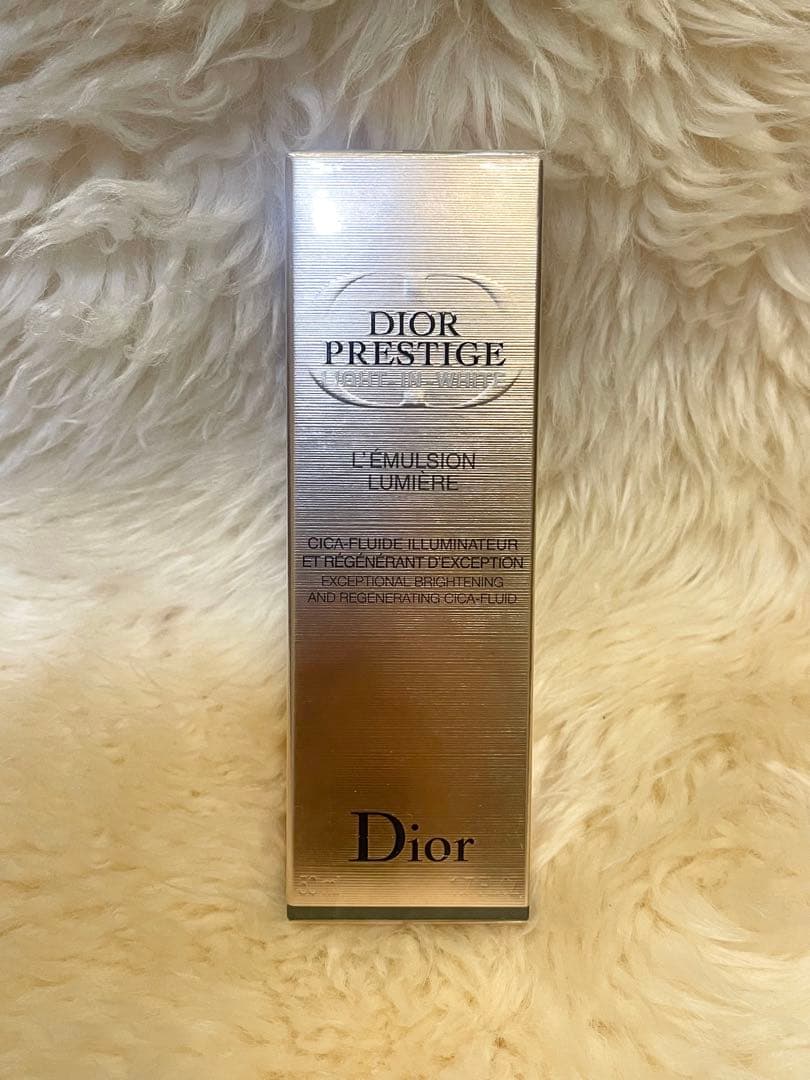 Dior プレステージ ホワイト リンクル エマルジョン ルミエール