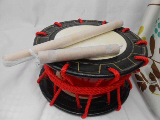 新品未使用(送料無料)14.980円　Rエイサー締め太鼓25cm 撥付き