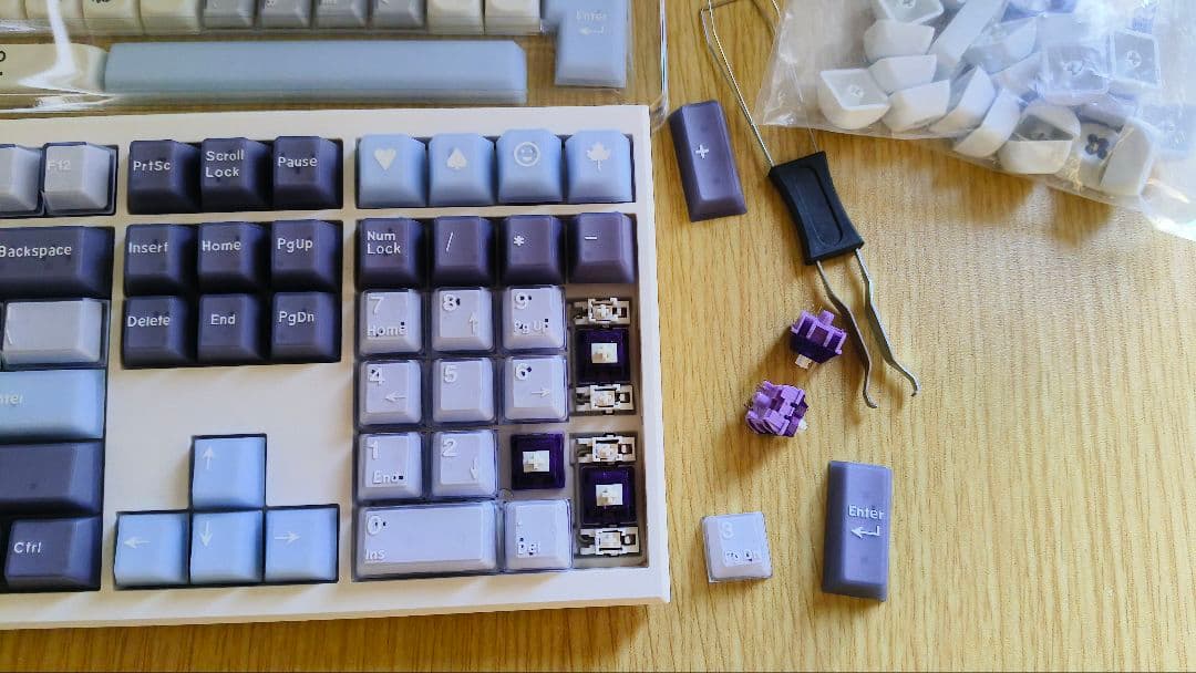 ​【日本未発売】GMK108 カスタムキーボード 苦茶紫轴V2搭載