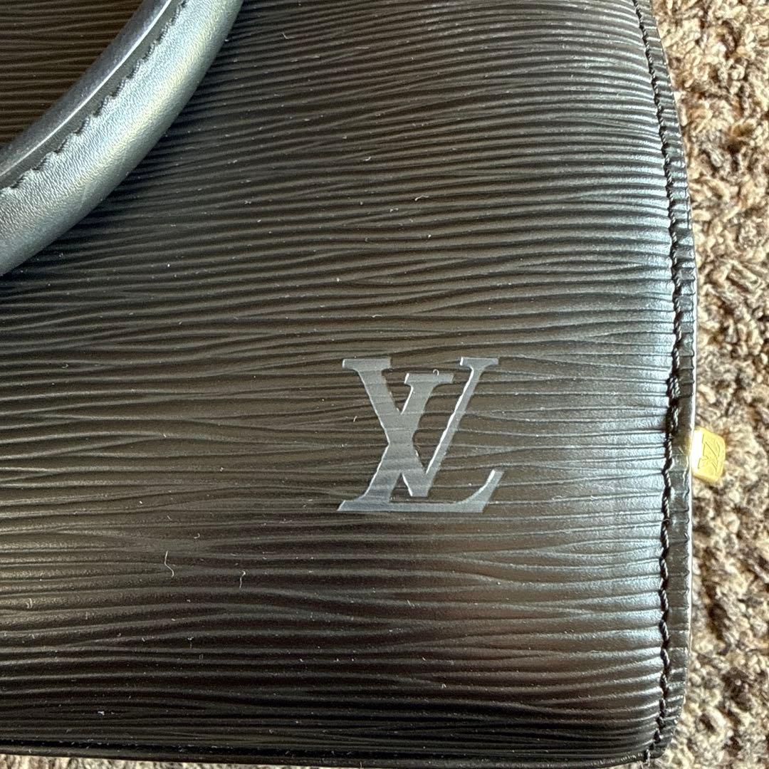 LOUIS VUITTON ルイ・ヴィトン　ポンヌフ　エピ　ノワール
