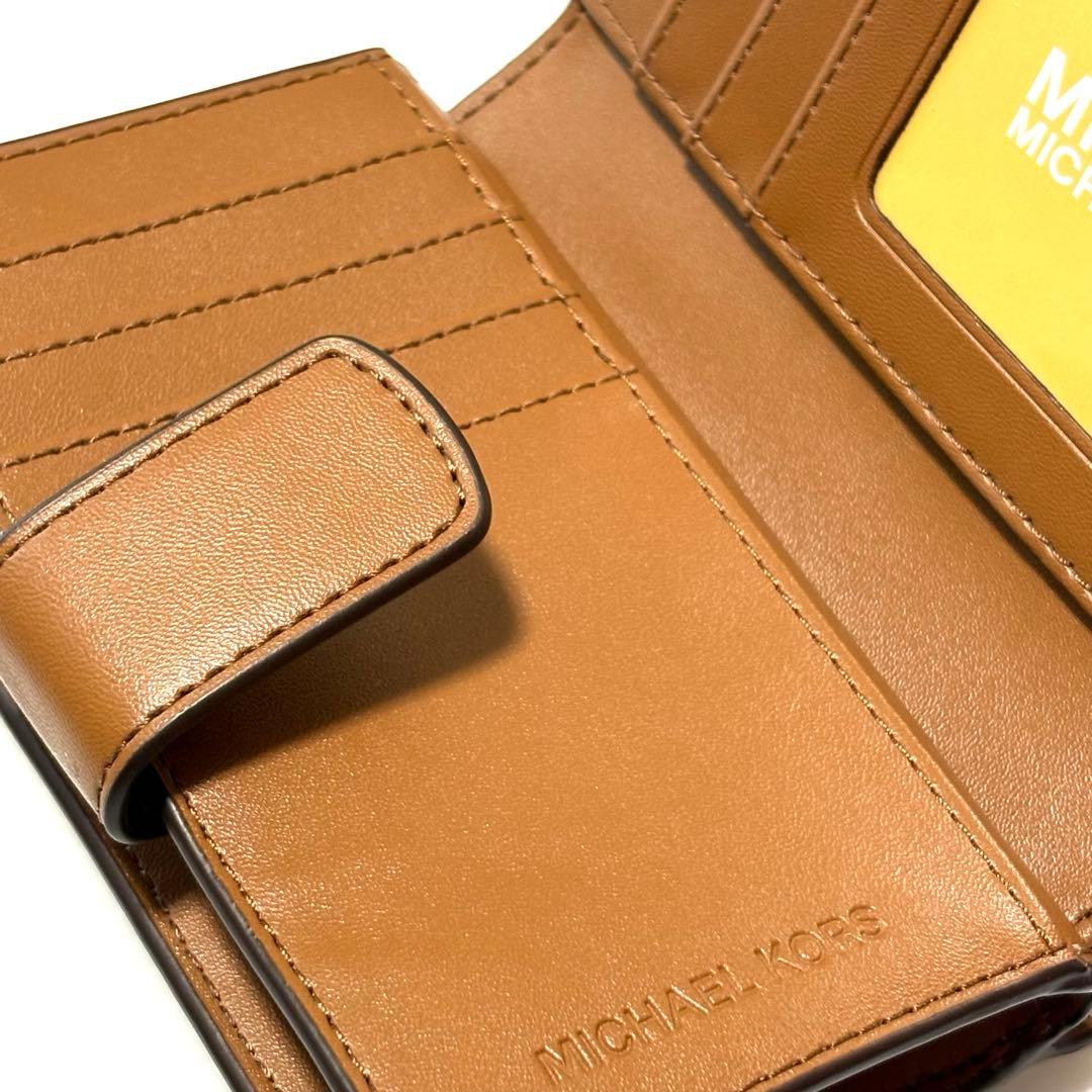 ⭐︎ 【新品、未使用品】かわいい♡マイケルコース 2つ折り財布ホワイトブラウン