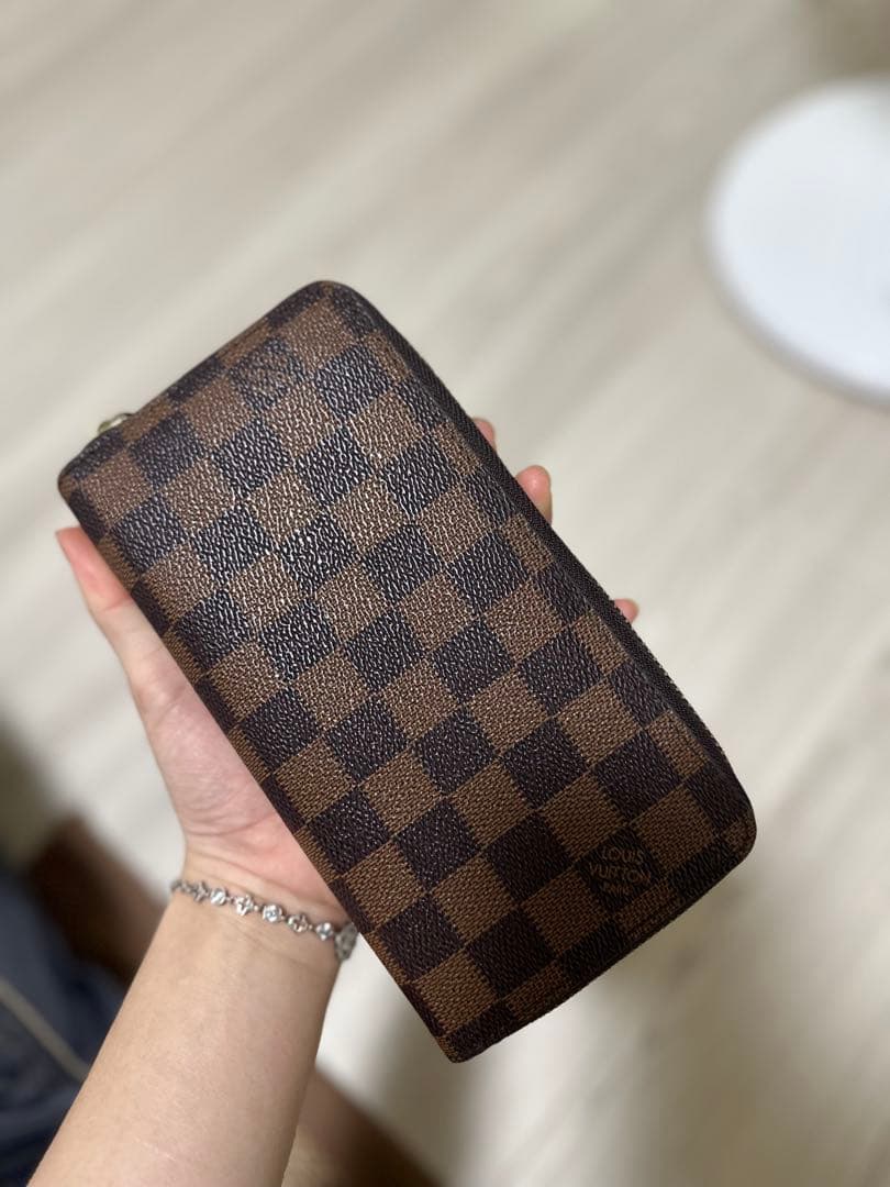 【グッチ】Louis Vuitton ジッピー・コンパクトウォレット
