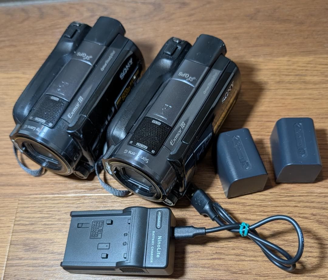 【2台】SONY HDR-XR520V デジタルビデオカメラ　ソニー