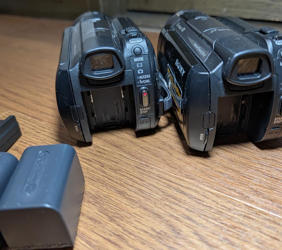 【2台】SONY HDR-XR520V デジタルビデオカメラ　ソニー