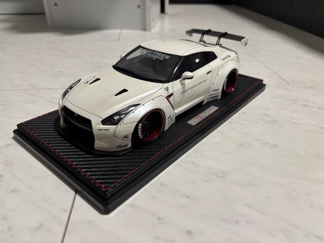 GTR R35リバティーウォーク1/18 イグニッションモデル