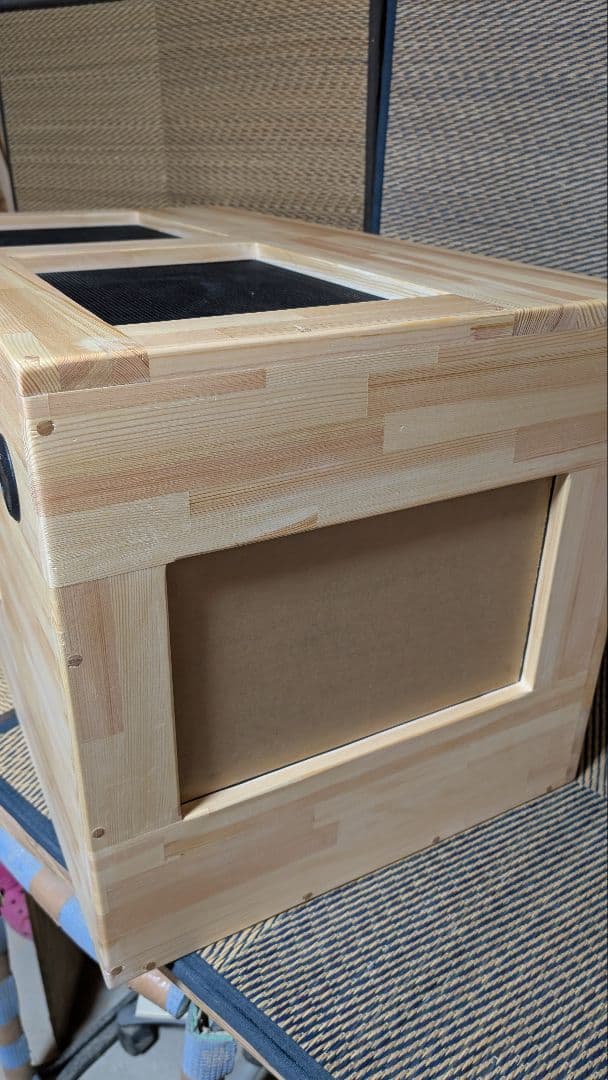 アルミサッシ仕様。赤松集成材１８ミリ900×500×500蜜蝋オイル仕上げ