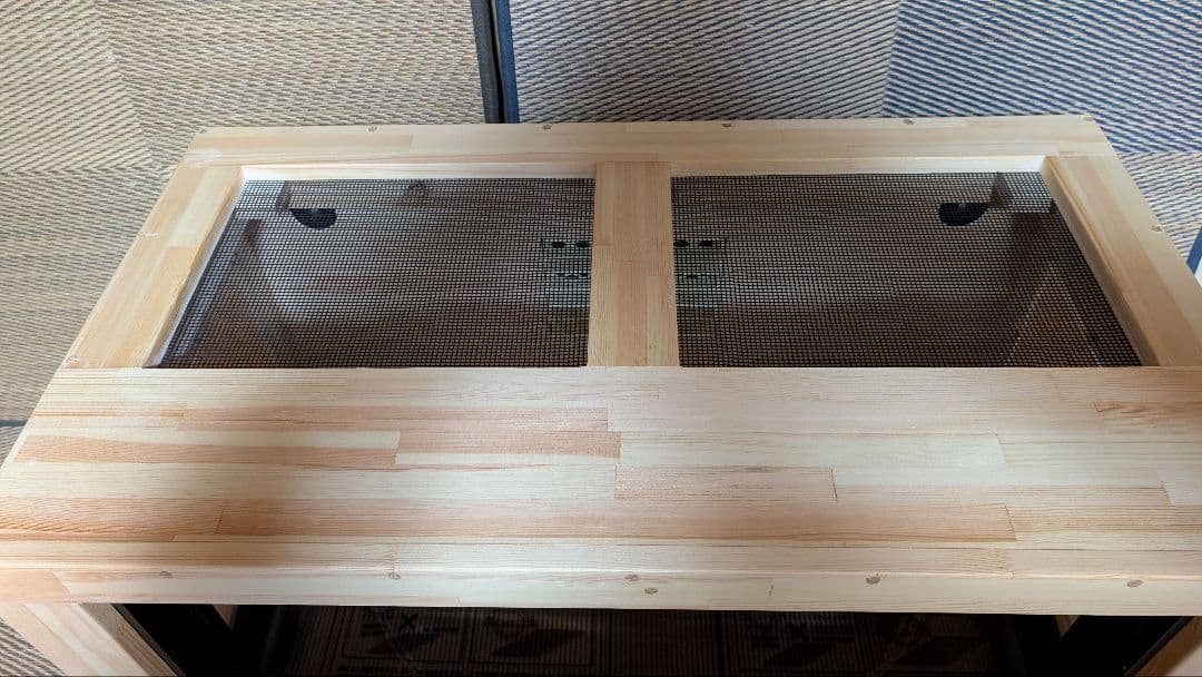 アルミサッシ仕様。赤松集成材１８ミリ900×500×500蜜蝋オイル仕上げ