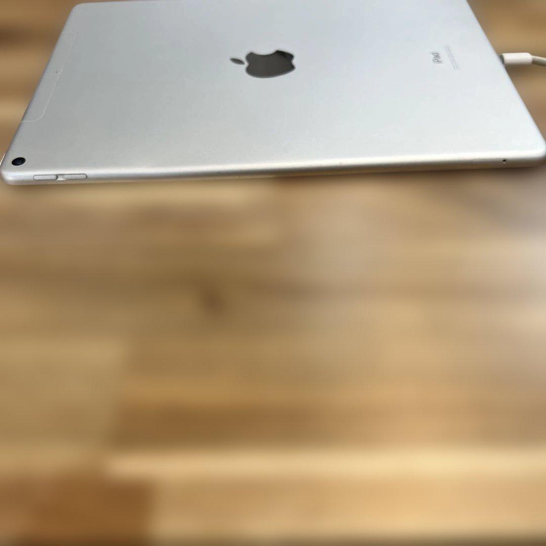 M836 SIMフリー　ipad Air 第三世代　64GB