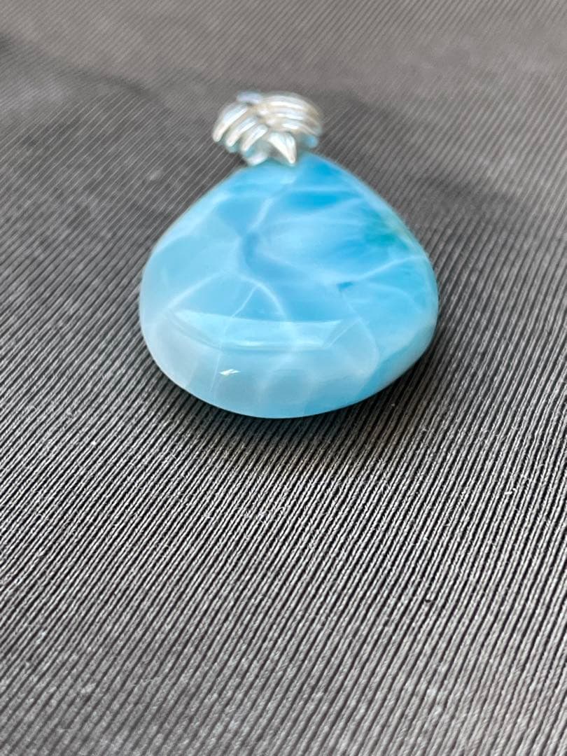 天然石ラリマー☆高品質！しずく型ペンダントトップ①☆リーフ型バチカンがステキ！