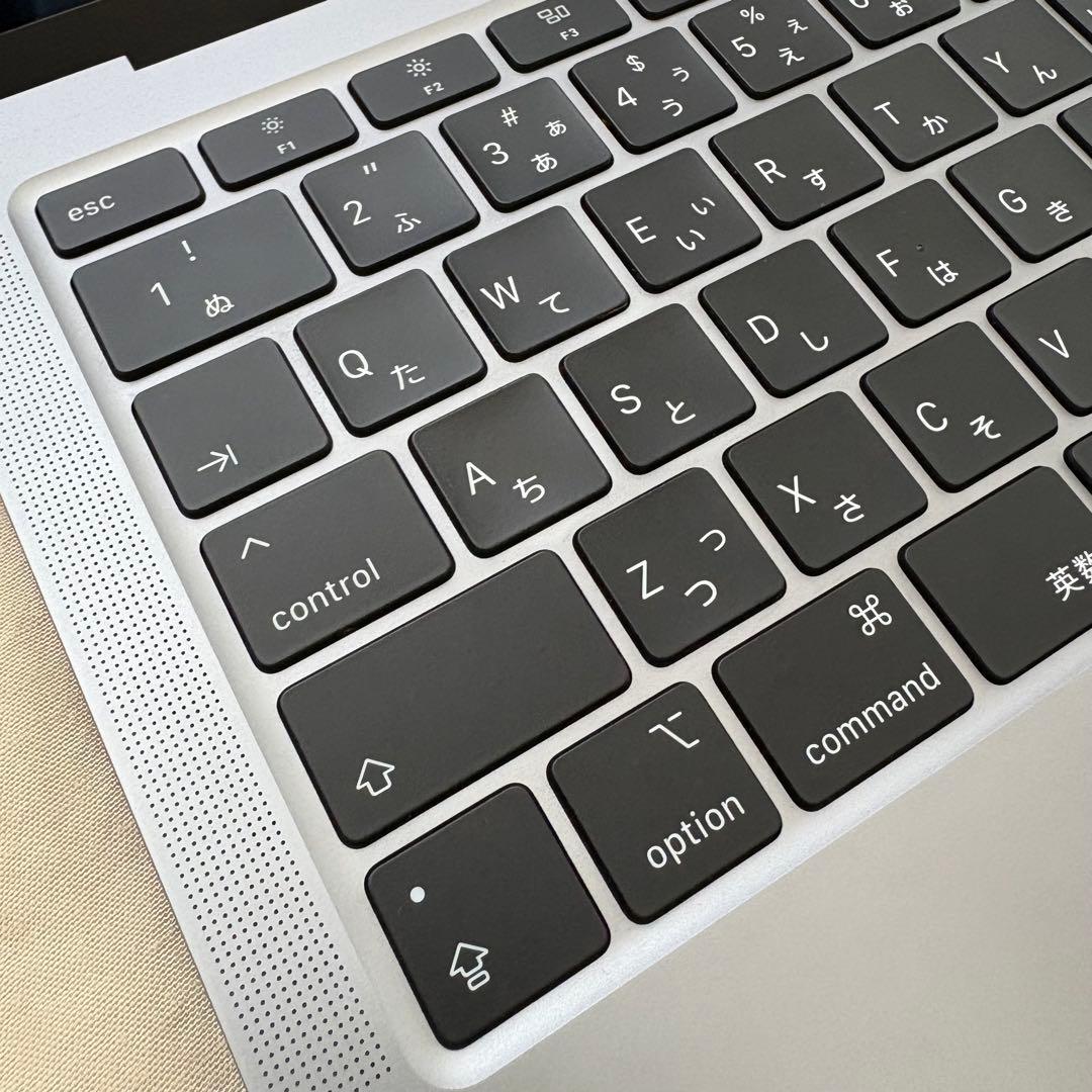 2020年製のMacBook Air 13インチモデル（Intel版）