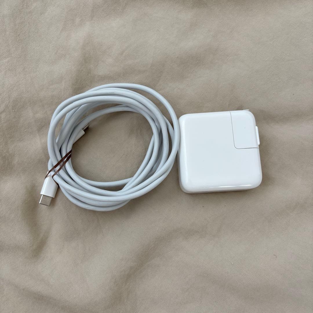 2020年製のMacBook Air 13インチモデル（Intel版）