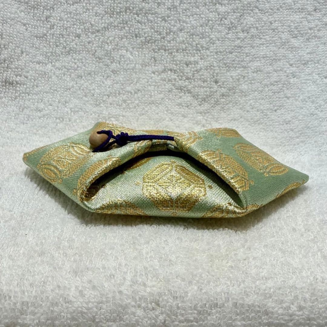 遠州流 真那蛮 宗実家元 「紅影」角割［レア］家紋 香木袋【匿名配送】