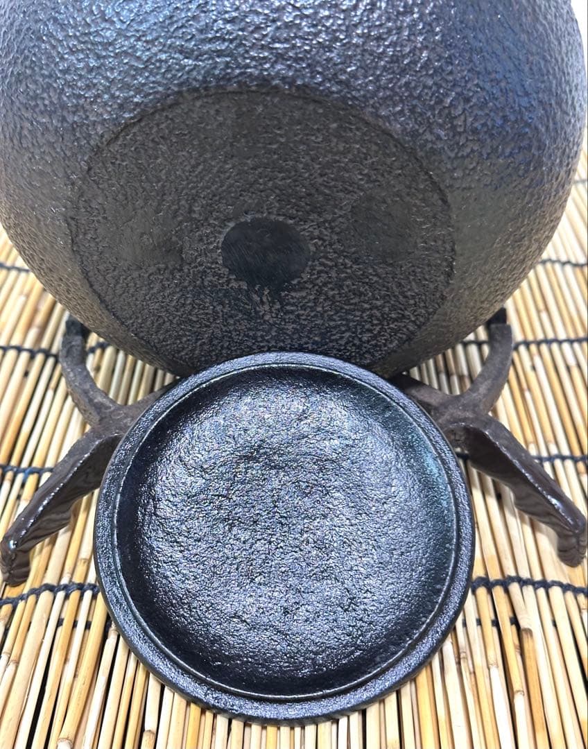 未使用品　南部照光堂造　１５型アラレ　南部鉄瓶　南部鉄器　鉄瓶　調理器具