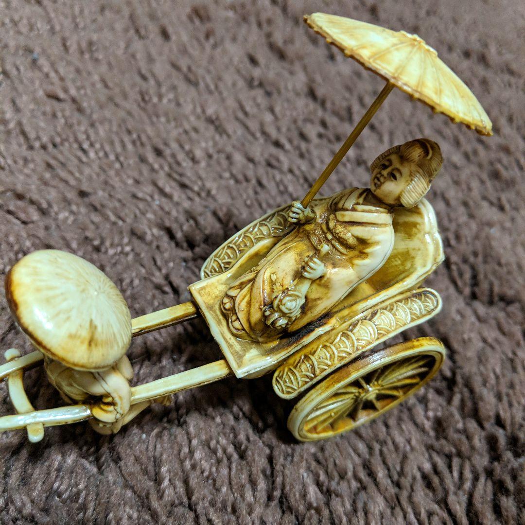 【日本の歴史／和風】浅草・人力車と着物姿の日傘の女明治時代人力車飾り