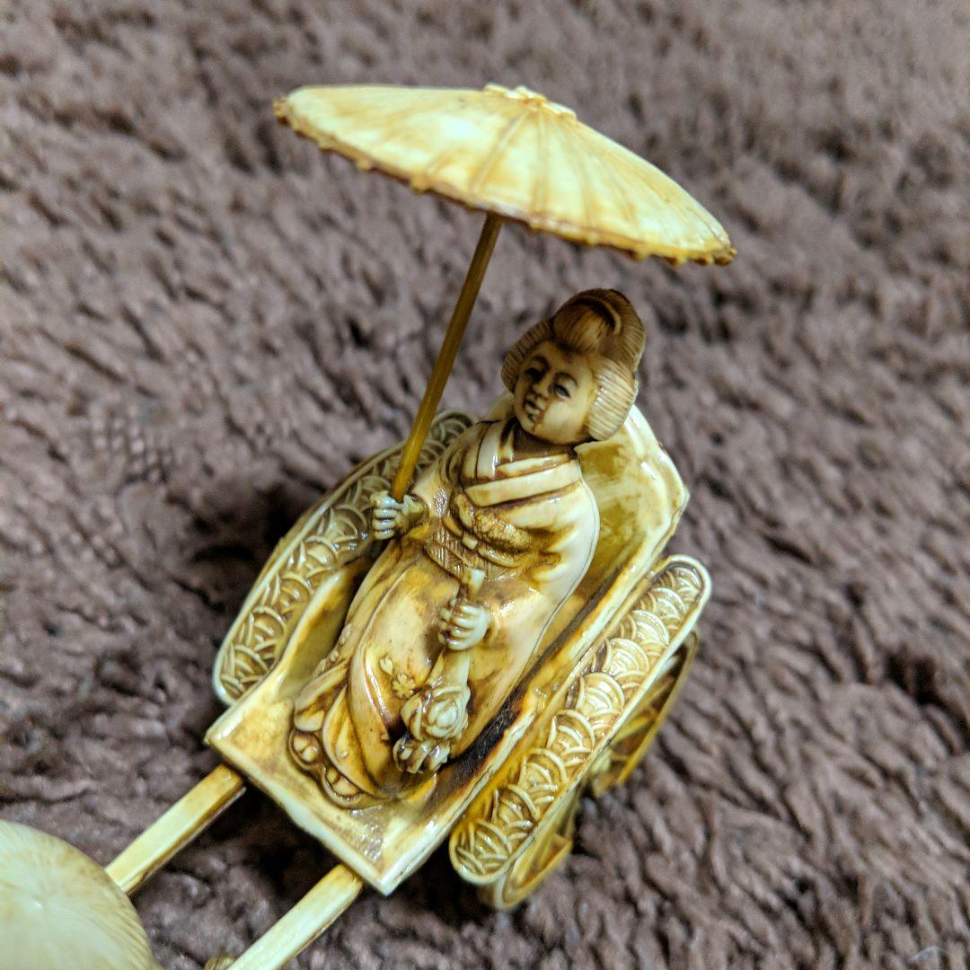 【日本の歴史／和風】浅草・人力車と着物姿の日傘の女明治時代人力車飾り