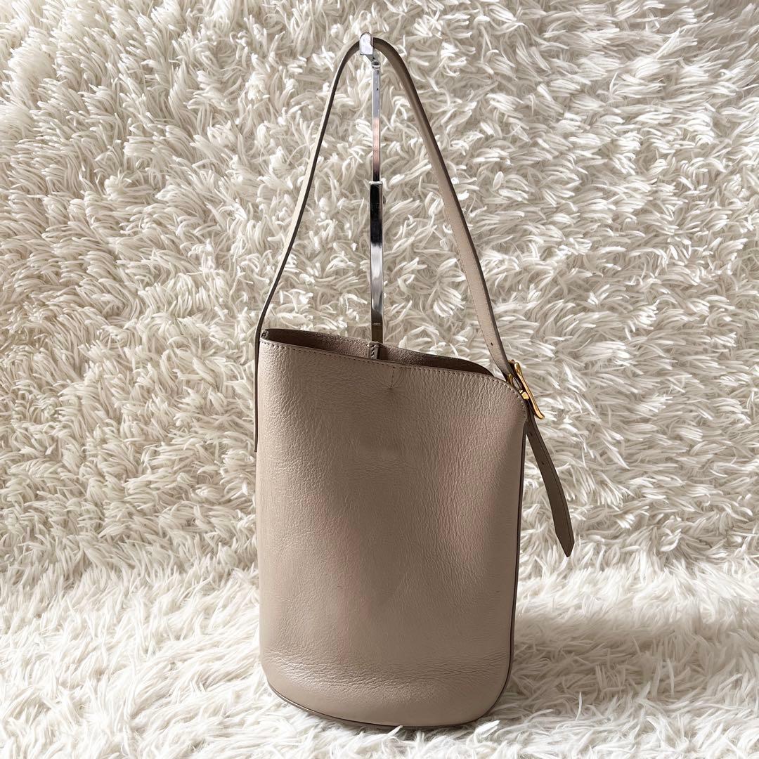 J&M DAVIDSON　クイバー バケット　ハンドバッグ　レザー　ベージュ