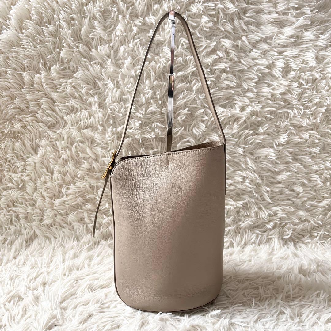 J&M DAVIDSON　クイバー バケット　ハンドバッグ　レザー　ベージュ