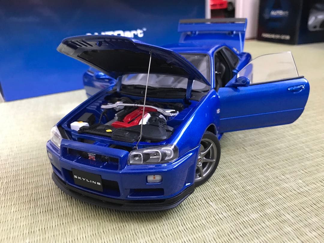 1/18 オートアート スカイライン BNR34 V Spec 2
