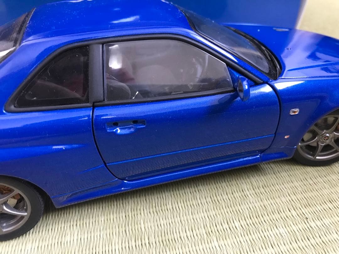 1/18 オートアート スカイライン BNR34 V Spec 2